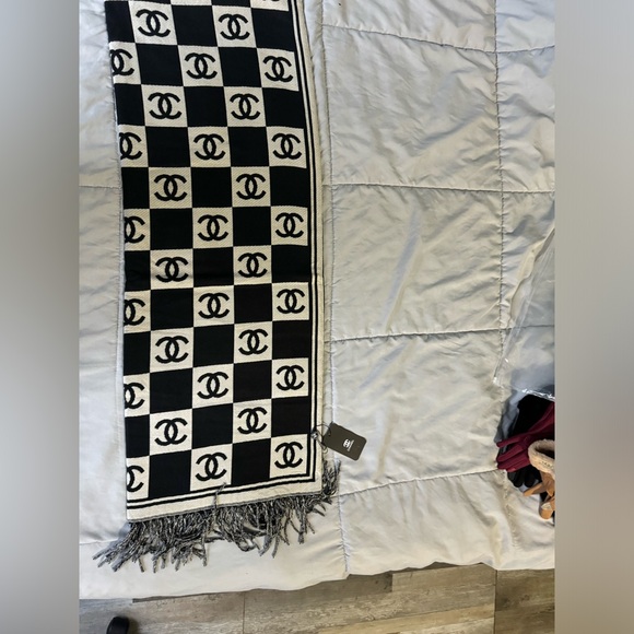 reversible, Chanel scarf  - Picture 1 of 5